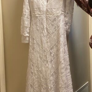 Elegant White Lace Wedding Dress